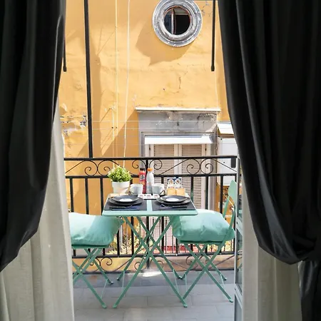 Scugnizzo Smart * Nápoles